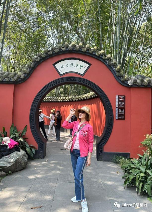 突然肯复婚？又多分200亿的豪门阔太私下到底什么样？