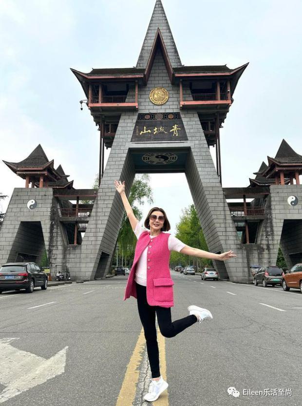 突然肯复婚？又多分200亿的豪门阔太私下到底什么样？