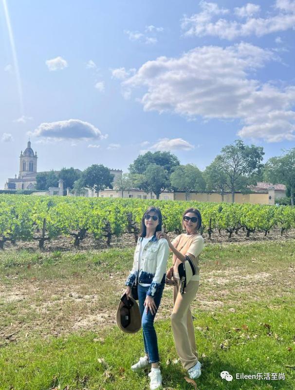 突然肯复婚？又多分200亿的豪门阔太私下到底什么样？