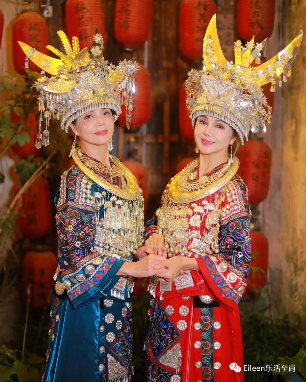 突然肯复婚？又多分200亿的豪门阔太私下到底什么样？