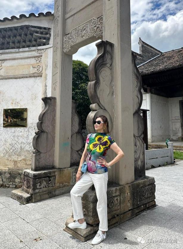 突然肯复婚？又多分200亿的豪门阔太私下到底什么样？