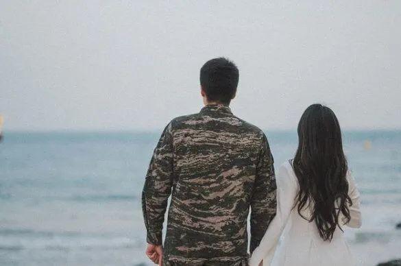 退团和粉丝结婚！这位大公司爱豆很委屈？