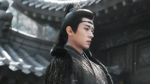 又一对悄悄谈恋爱的?