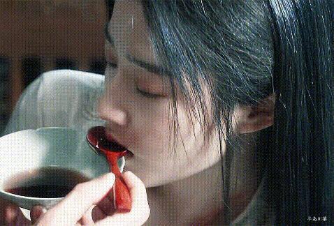 又一对悄悄谈恋爱的?