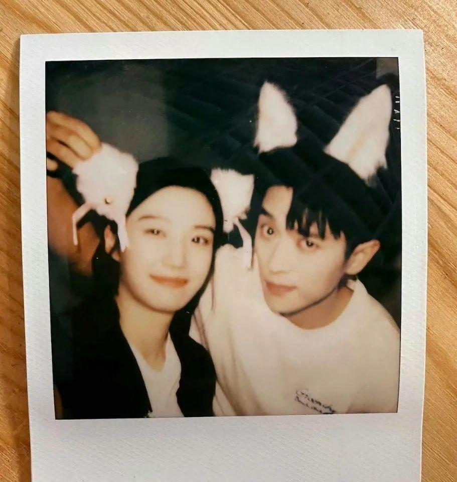 又一对悄悄谈恋爱的?