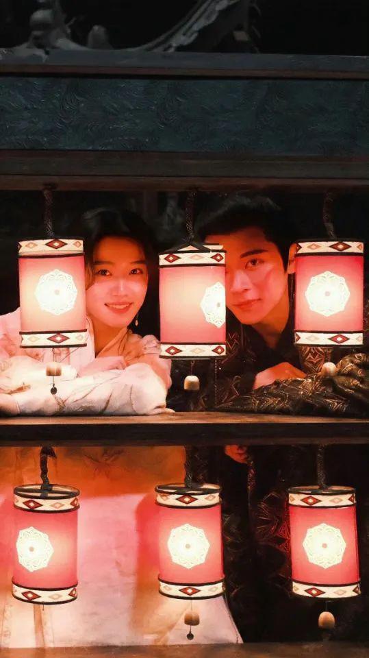 又一对悄悄谈恋爱的?