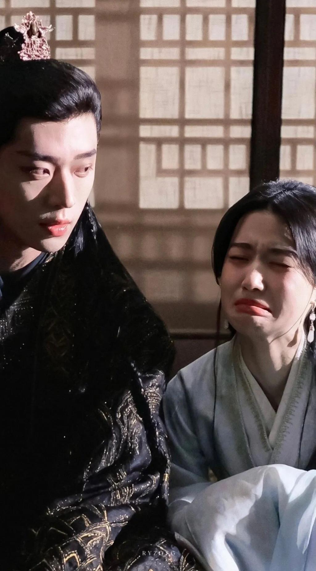 又一对悄悄谈恋爱的?