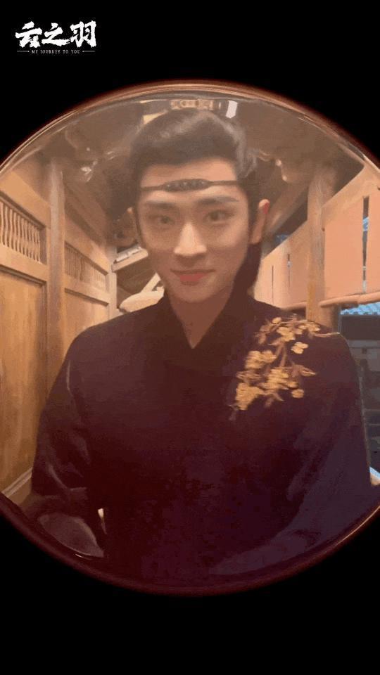 又一对悄悄谈恋爱的?