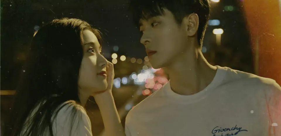 又一对悄悄谈恋爱的?