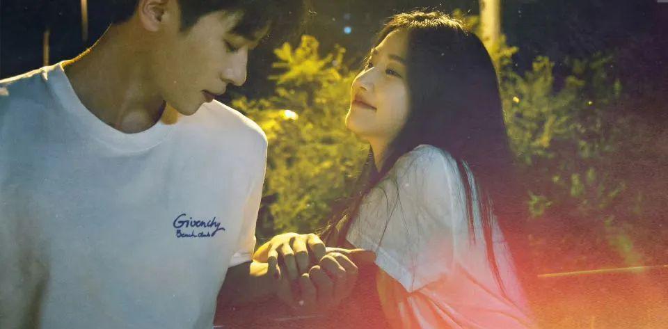 又一对悄悄谈恋爱的?