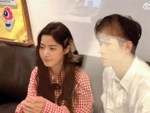 又一对悄悄谈恋爱的?