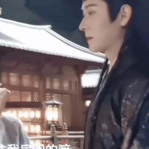 又一对悄悄谈恋爱的?