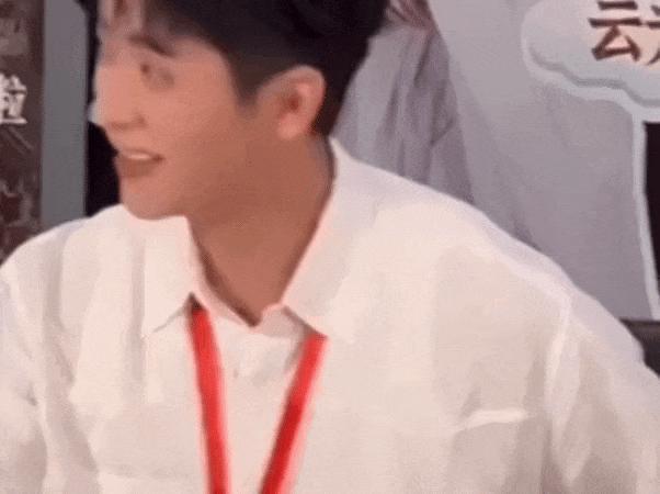 又一对悄悄谈恋爱的?