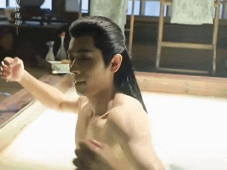 又一对悄悄谈恋爱的?