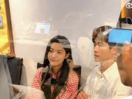 又一对悄悄谈恋爱的?