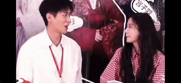 又一对悄悄谈恋爱的?