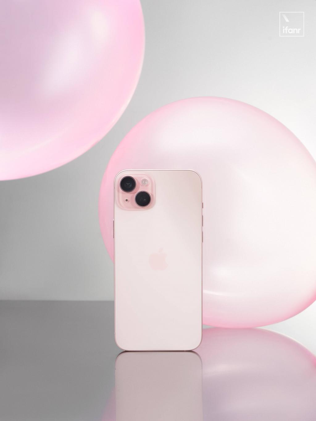 iPhone 15 首发体验：刚需改善型手机，务实的浪漫主义