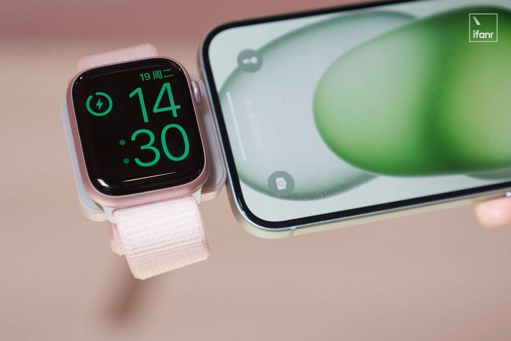 iPhone 15 首发体验：刚需改善型手机，务实的浪漫主义