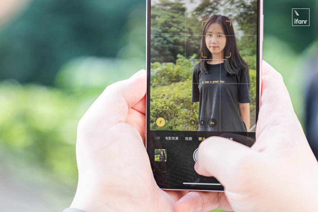 iPhone 15 首发体验：刚需改善型手机，务实的浪漫主义