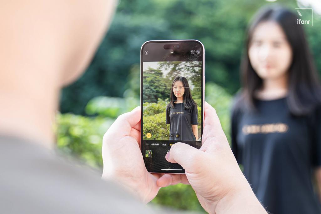 iPhone 15 首发体验：刚需改善型手机，务实的浪漫主义