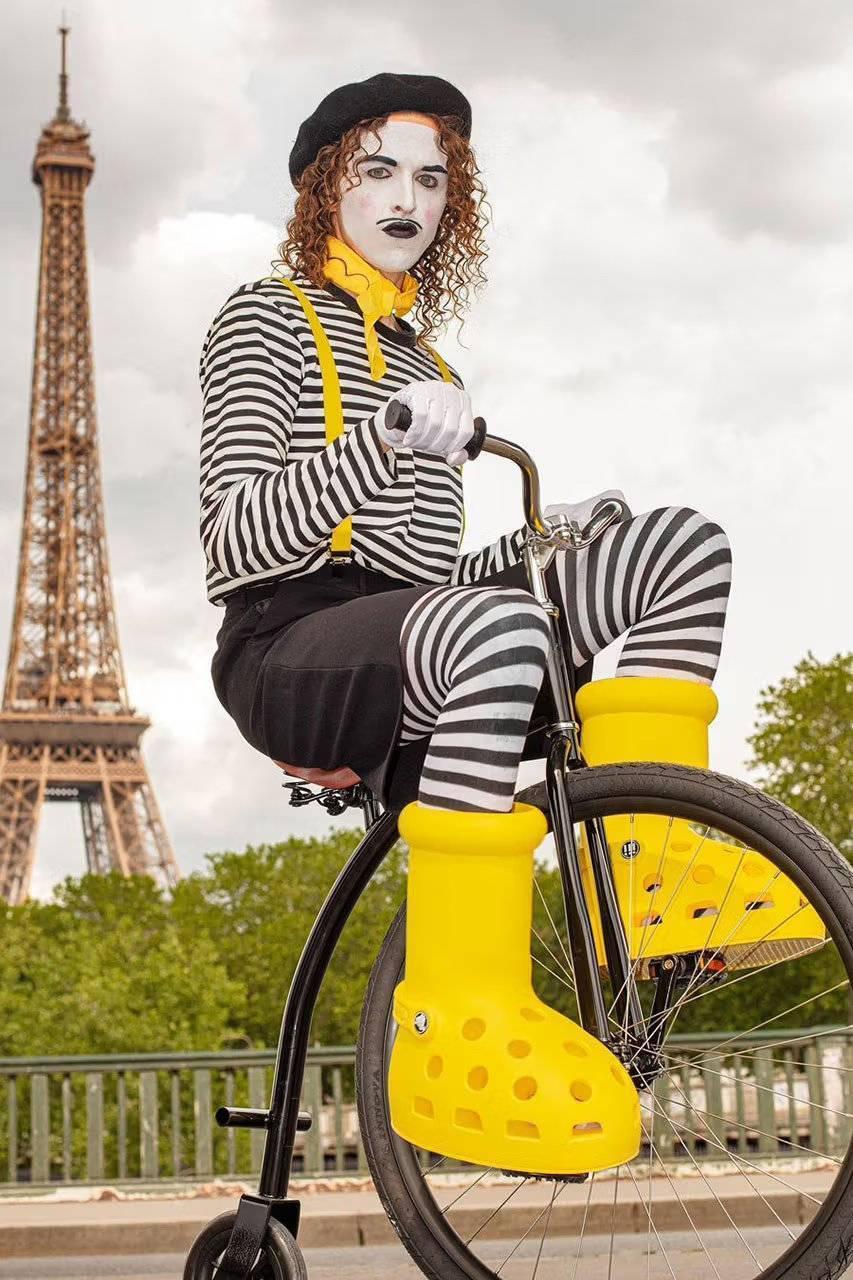 欢迎来到“丑鞋时代”