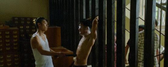 他在香港糊透，在内娱却火了？