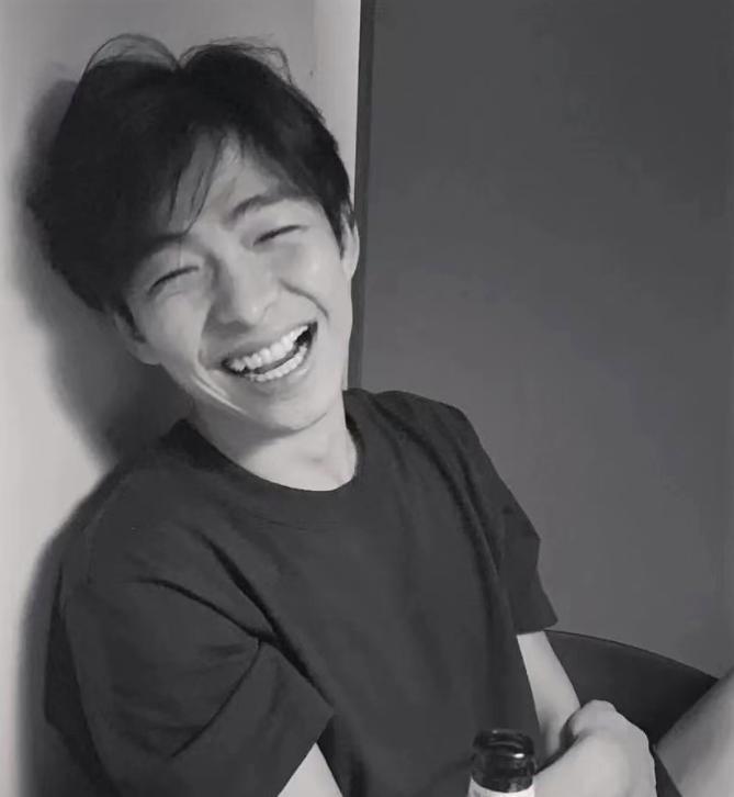 他在香港糊透，在内娱却火了？