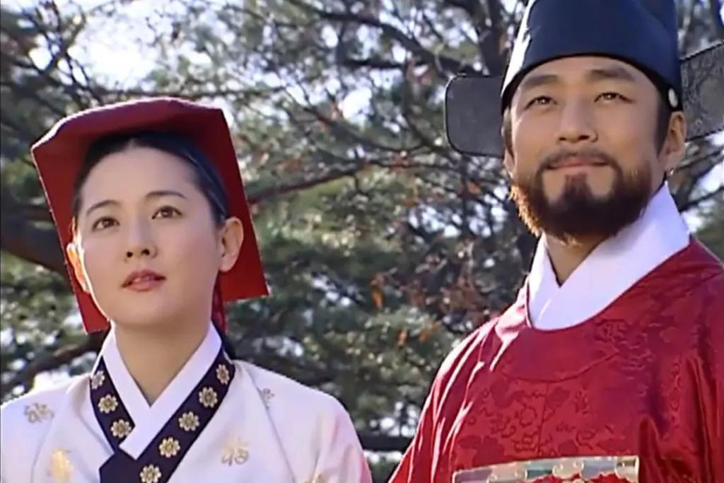 原来走清纯路线的她，处女作就挑战过大尺度！