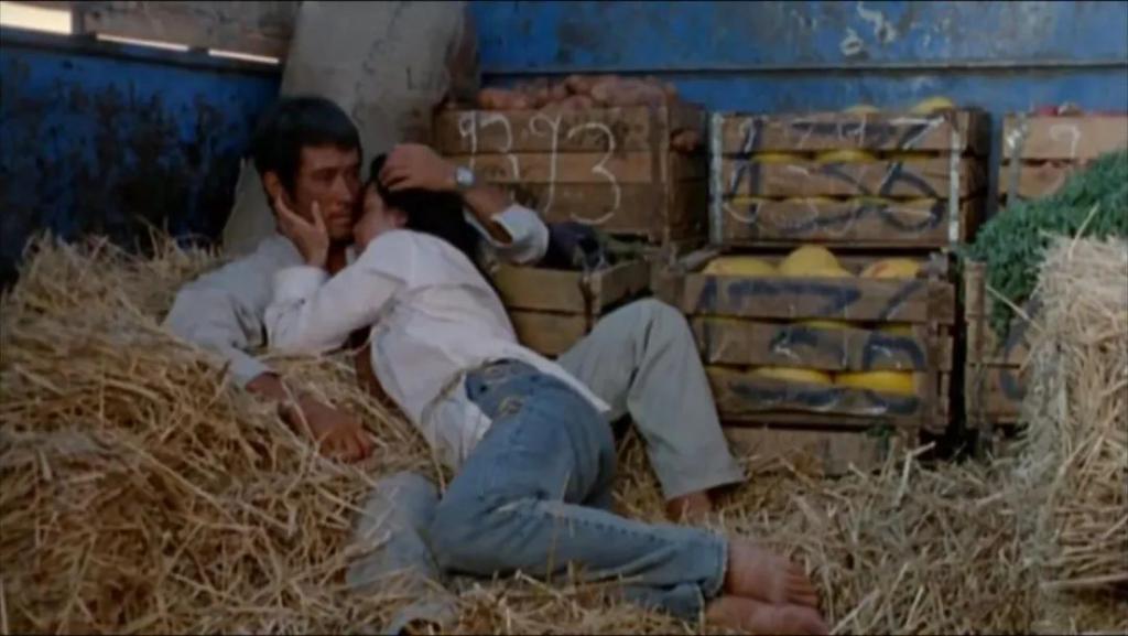 原来走清纯路线的她，处女作就挑战过大尺度！