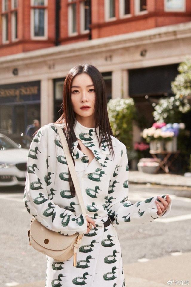 张婉婷隔空喊话齐溪为老公开撕 直呼“我嫌她脏”