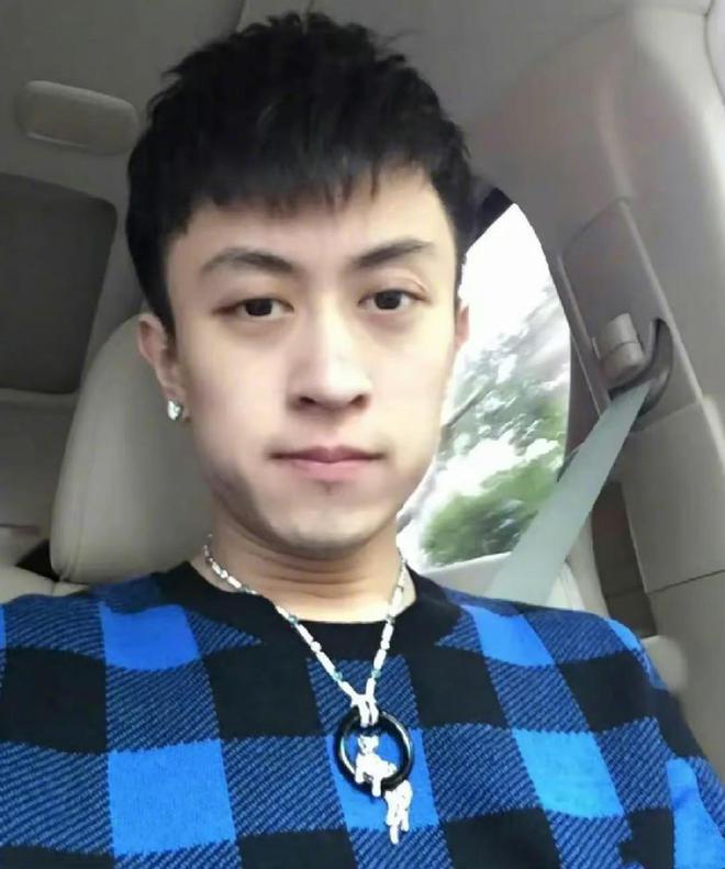 网友自曝被秦奋侵害差点没命，本人深夜发声辟谣并公开道歉