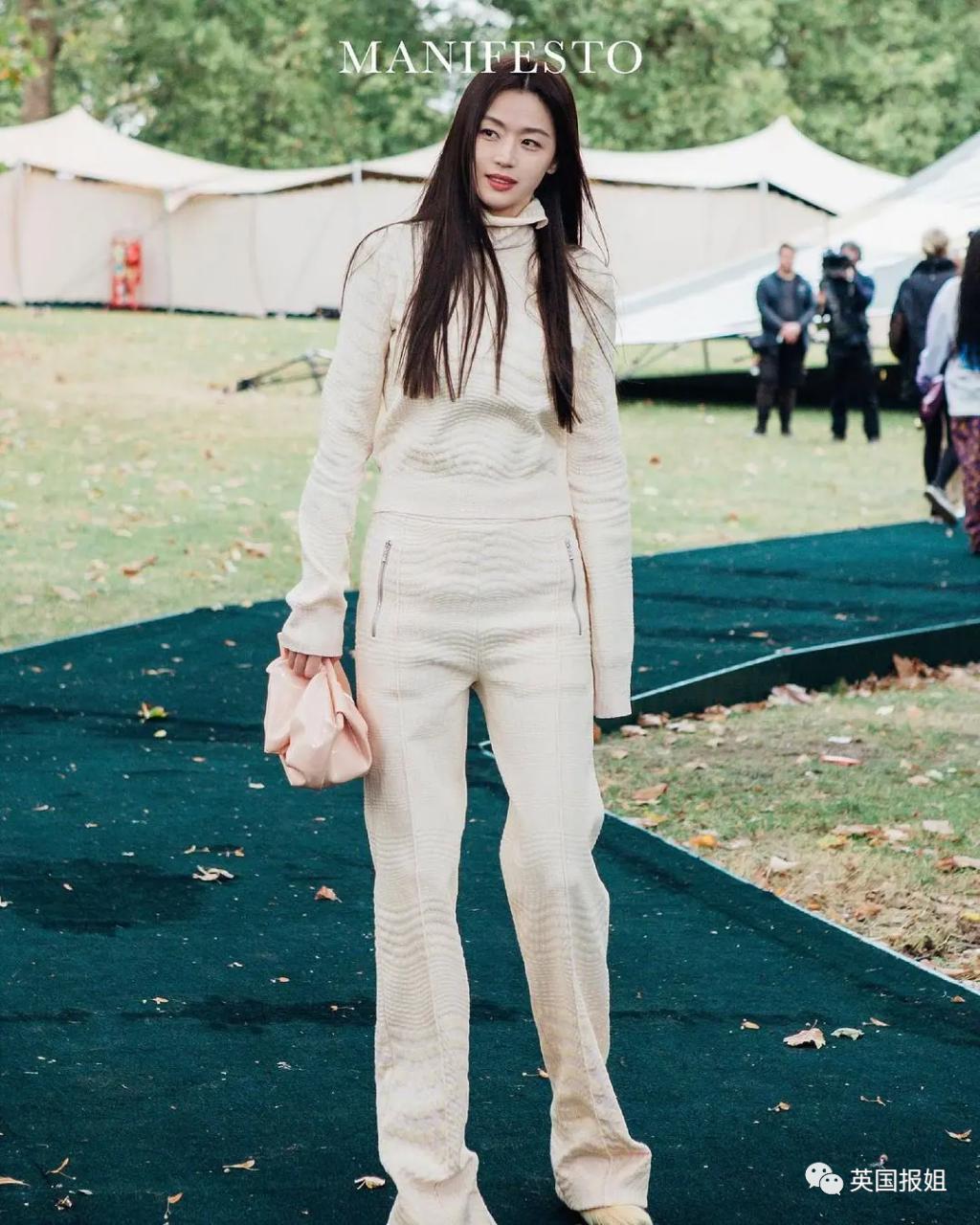 41岁全智贤时装周状态惊艳网友：姐好像真的不会老！