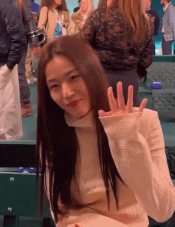 41岁全智贤时装周状态惊艳网友：姐好像真的不会老！