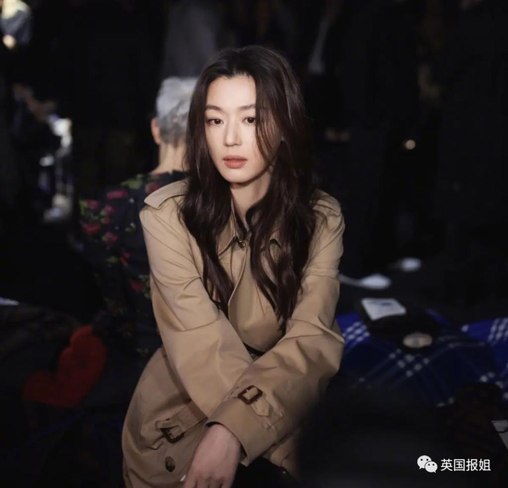 41岁全智贤时装周状态惊艳网友：姐好像真的不会老！