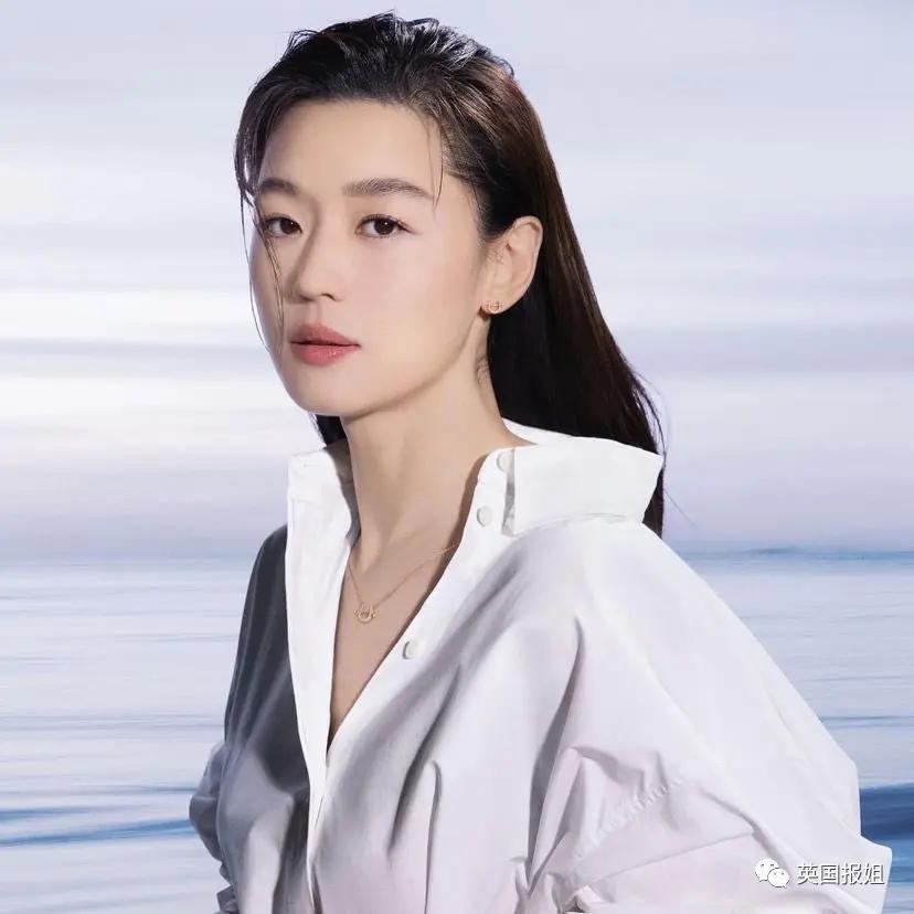 41岁全智贤时装周状态惊艳网友：姐好像真的不会老！