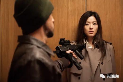 41岁全智贤时装周状态惊艳网友：姐好像真的不会老！