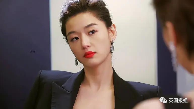 41岁全智贤时装周状态惊艳网友：姐好像真的不会老！