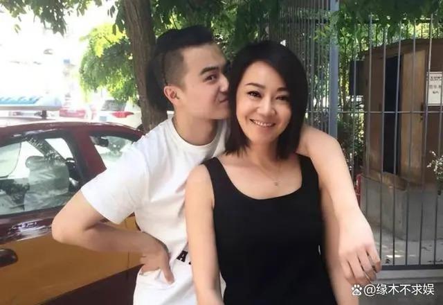 闫妮和小7岁李晨“姐弟恋”？同框越扒越多？李晨方回应来了