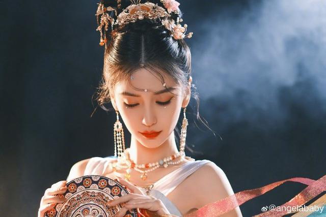 baby敦煌神女造型写真 光影间翩迁起舞似画中人