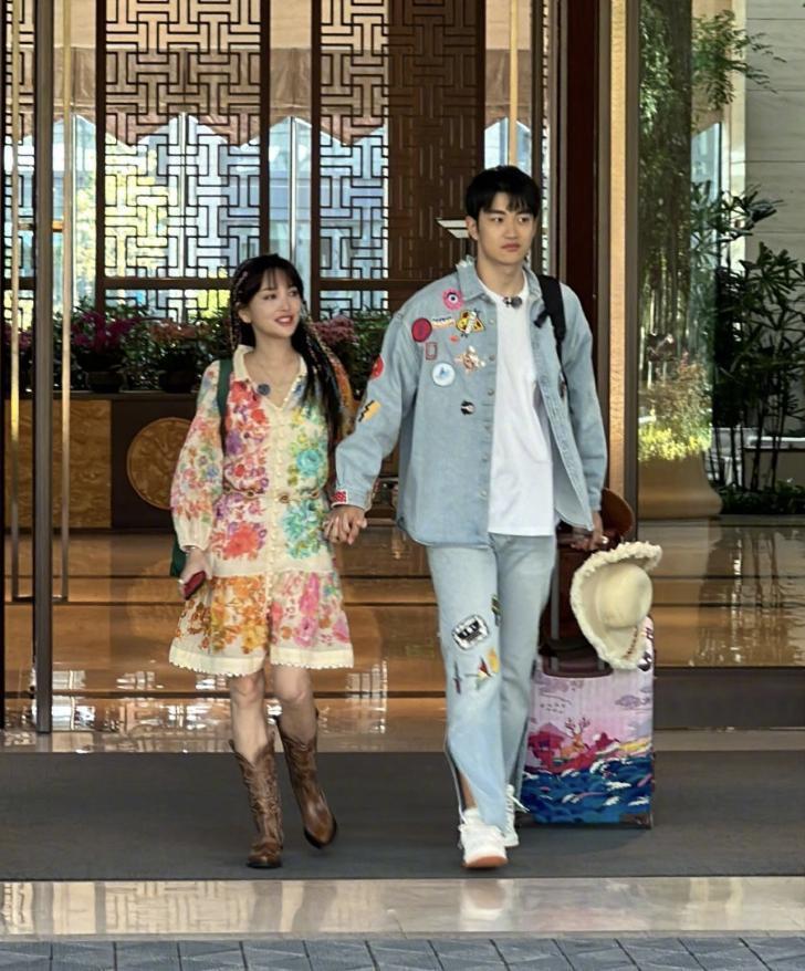 瞒不住了！找小20岁男友，疑似同居试婚？