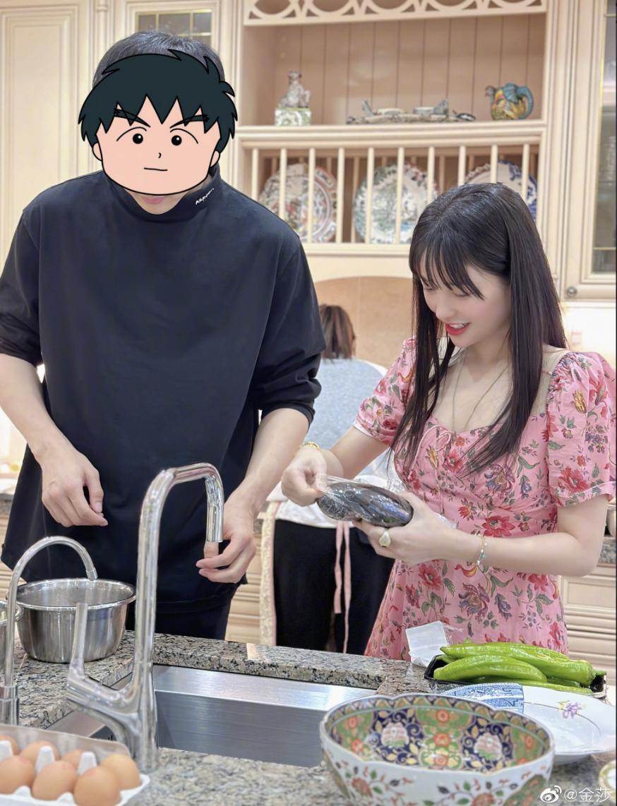 瞒不住了！找小20岁男友，疑似同居试婚？