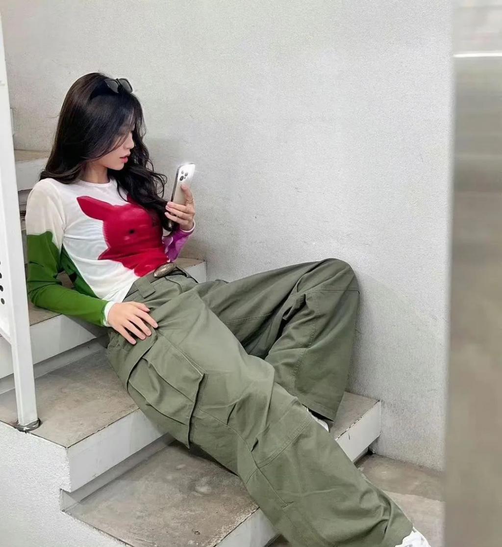 在横店走秀的虞书欣是现实版千颂伊吧！