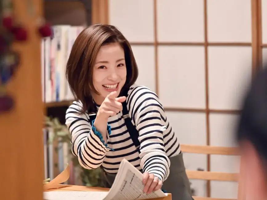 从“国民人妻”到“不伦恋第三者”，38岁日本女星连生3娃