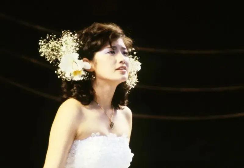 从“国民人妻”到“不伦恋第三者”，38岁日本女星连生3娃