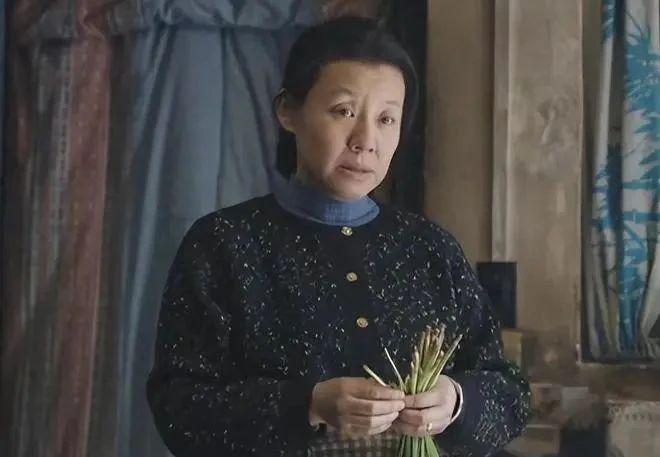 越追越上头，她凭什么？