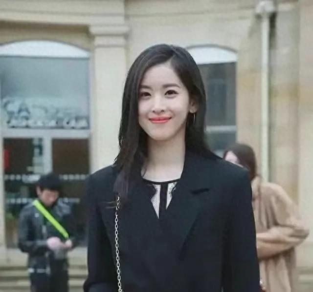 49岁刘强东带章泽天日本度假 疑买上亿豪宅送老婆