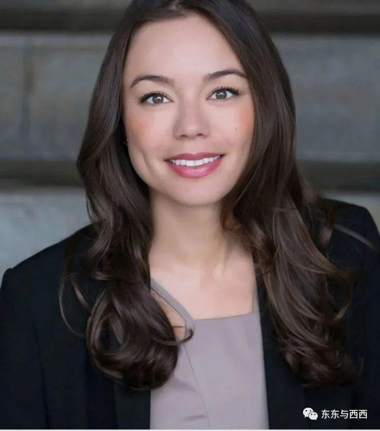 华裔妻子与犹太超豪离婚，还传出轨首富，她被骂“捞女”冤不冤？