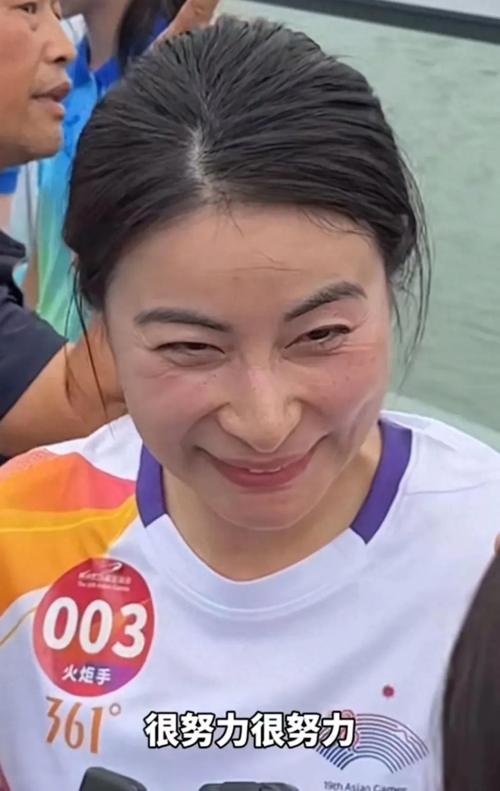 郭晶晶又上热搜！素颜出席杭州亚运会，打了多少明星的脸？