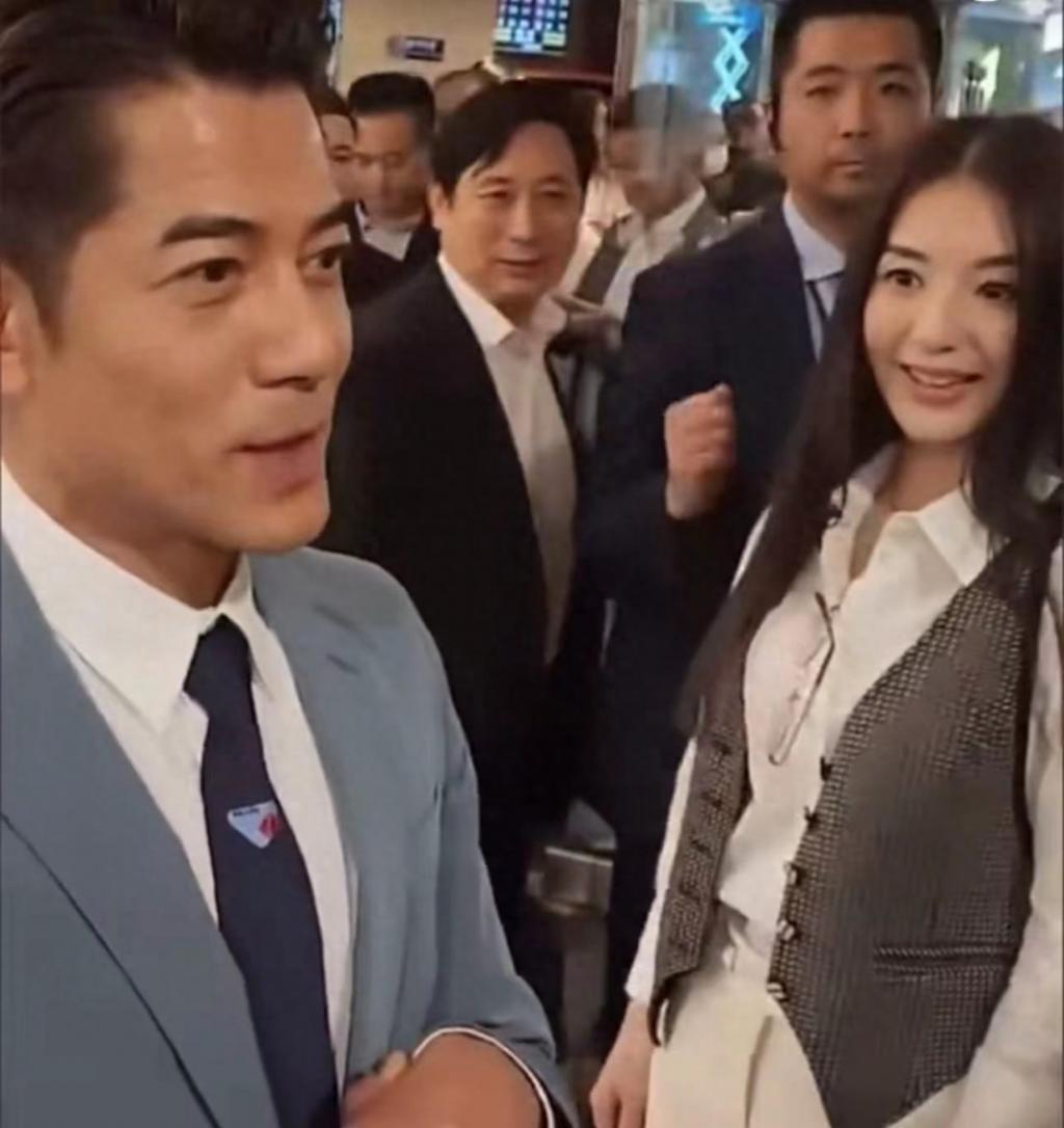 郭富城赛马获百万奖金！激动拥抱老婆，方媛局促岳父笑开花