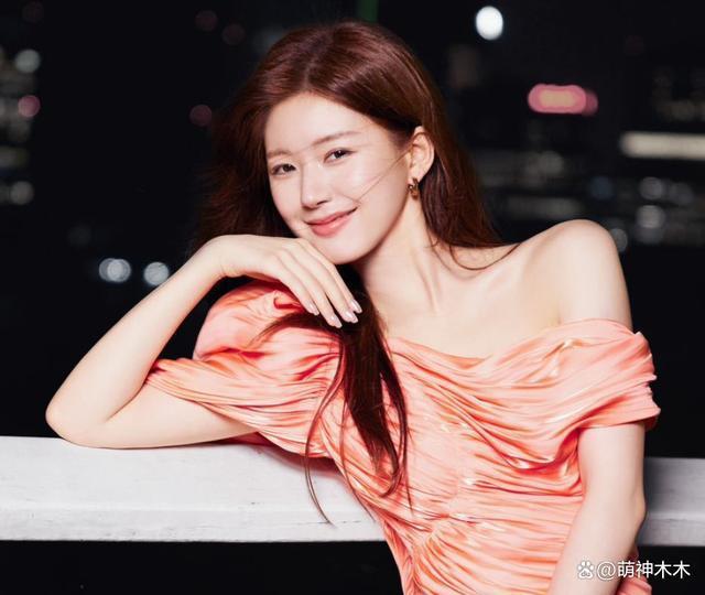 赵露思海外时装周待遇：合作辱华品牌输给韩星，外网无人认领